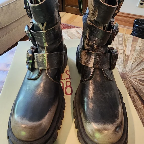 A.S.98 Hamish Distresses Ice Combat Boots - Picture 2 of 8